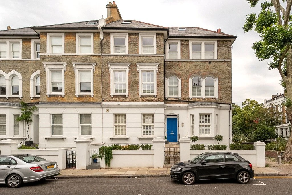 Flat in London, United Kingdom, 76 m² - picture 4