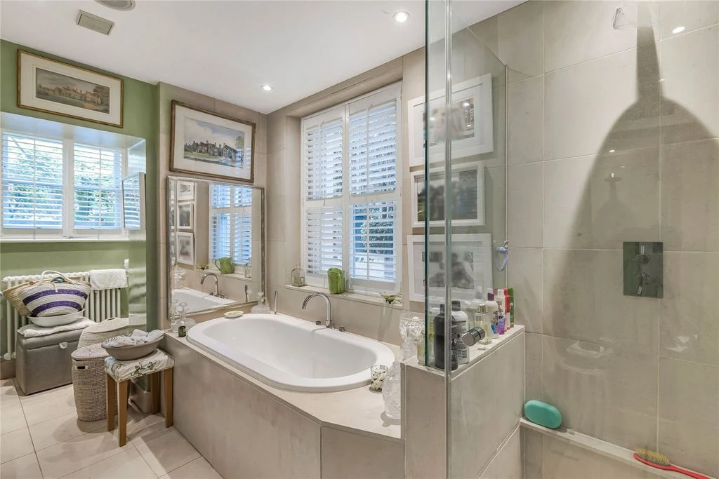 Flat in London, United Kingdom, 112 m² - picture 9
