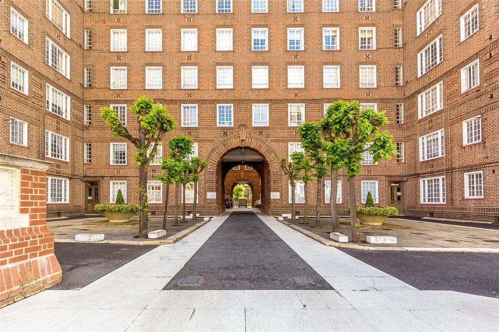 Flat in London, United Kingdom, 74 m² - picture 9