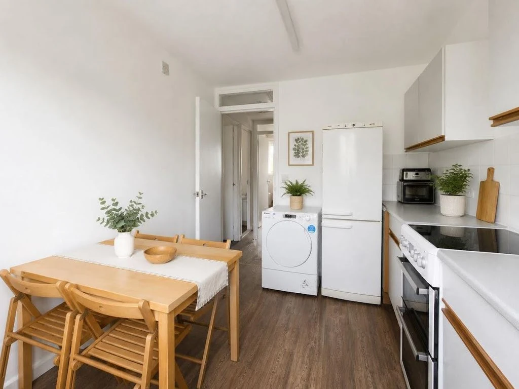 Flat in London, United Kingdom - picture 16