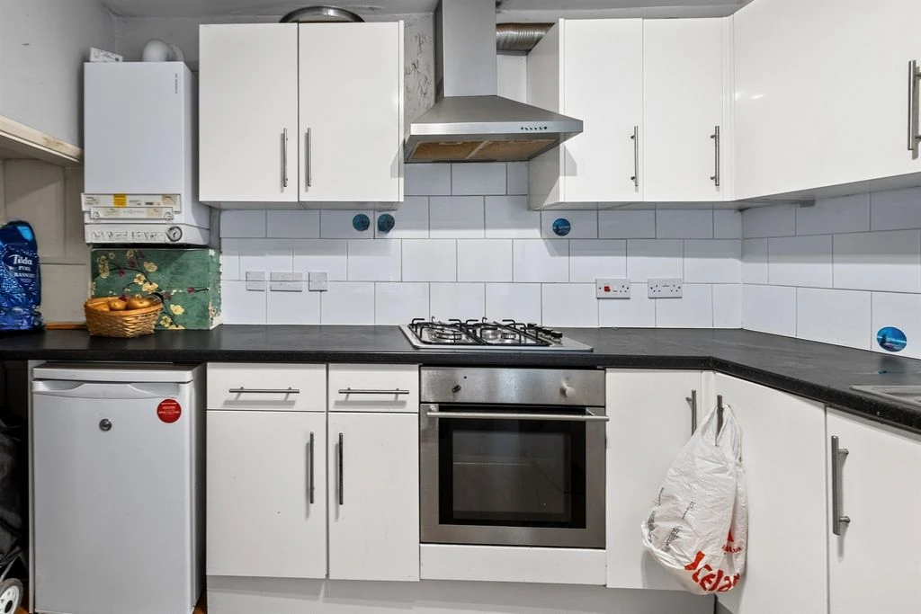 Flat in London, United Kingdom, 37 m² - picture 1