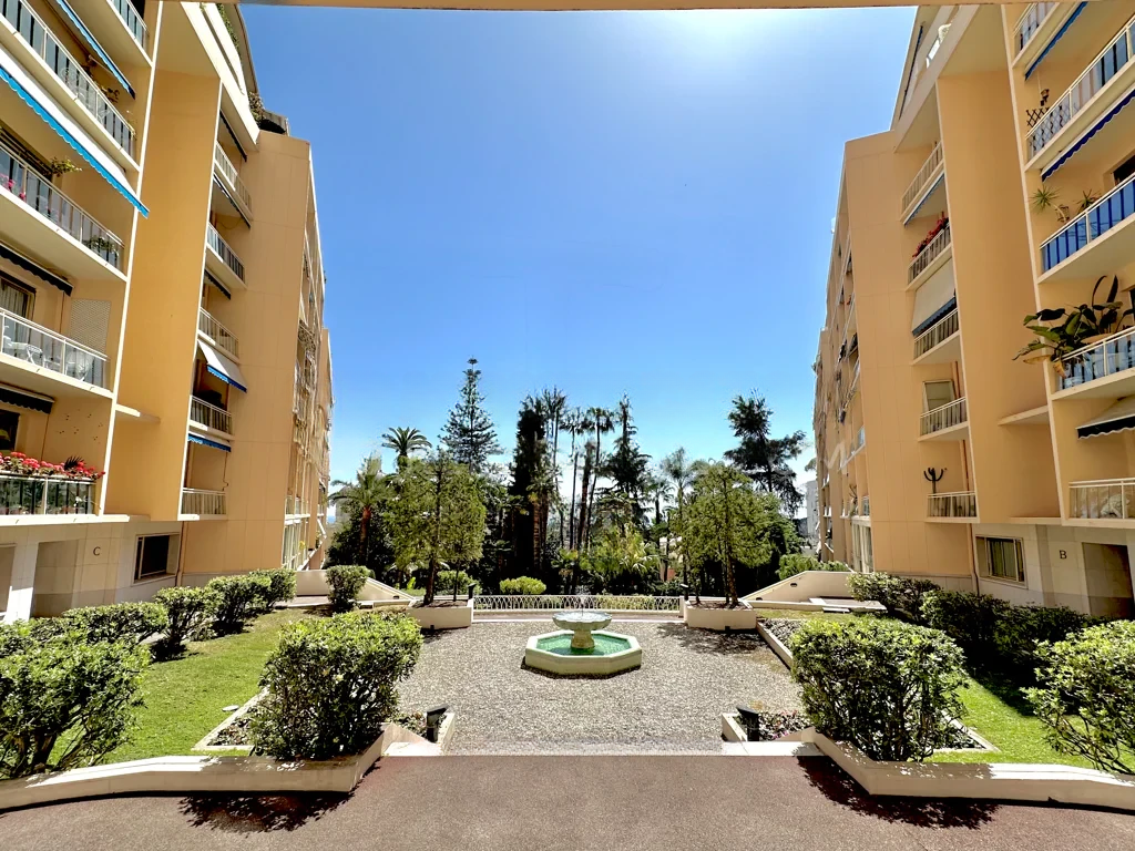 Flat in Monte-Carlo, Monaco, 40 m² - picture 1