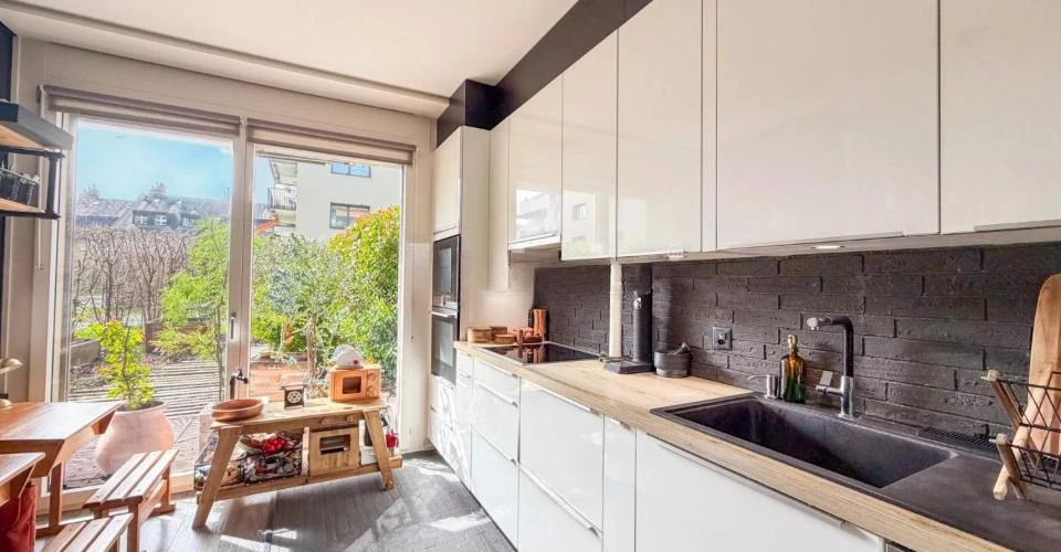 Flat in Geneva, Switzerland, 81 m² - picture 1