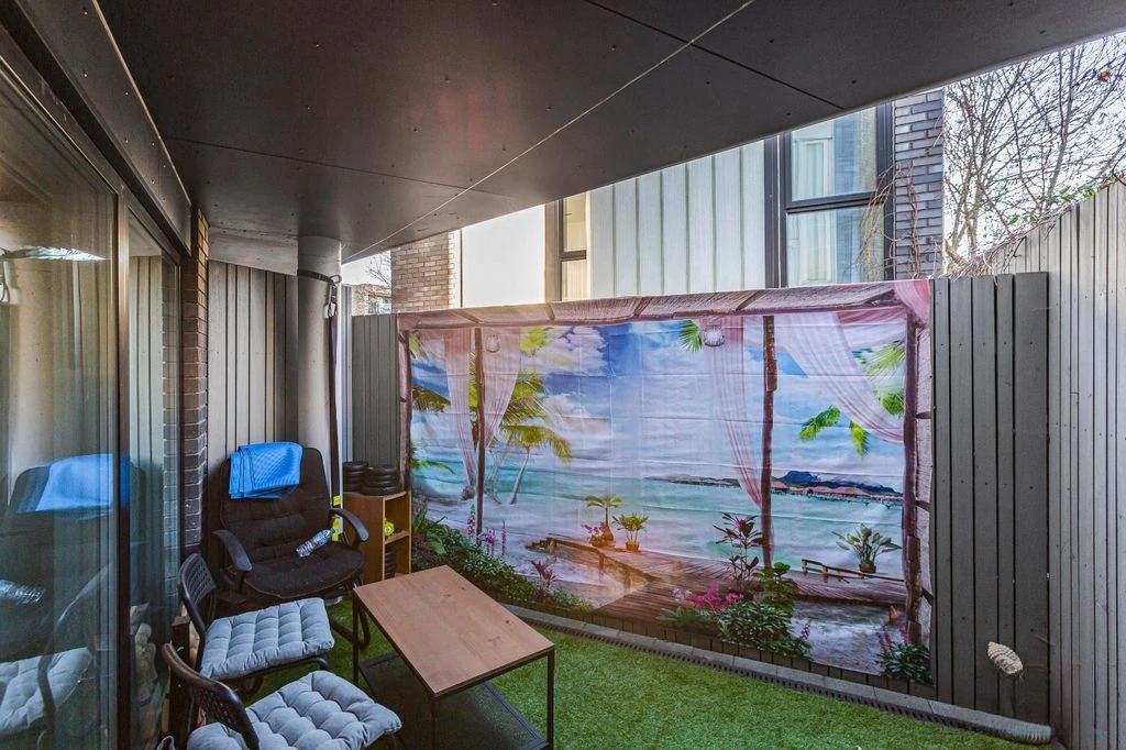Flat in London, United Kingdom, 52 m² - picture 1