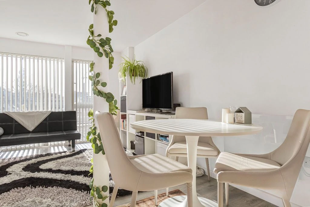 Flat in London, United Kingdom, 52 m² - picture 8