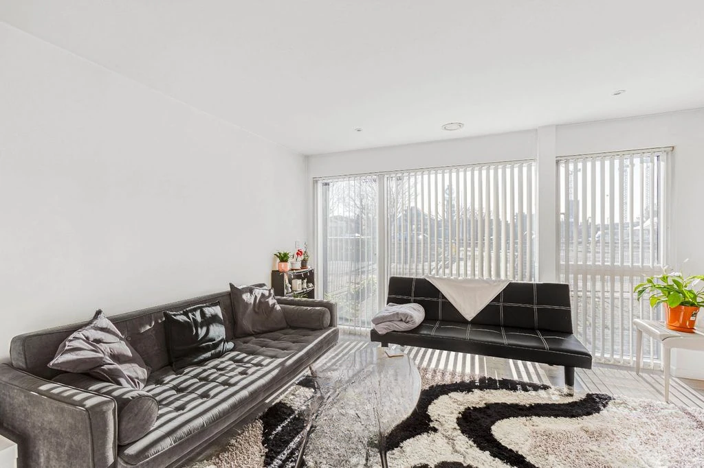 Flat in London, United Kingdom, 52 m² - picture 9