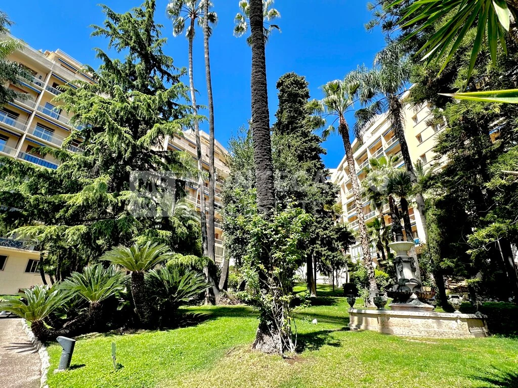 Flat in Monte-Carlo, Monaco, 40 m² - picture 13