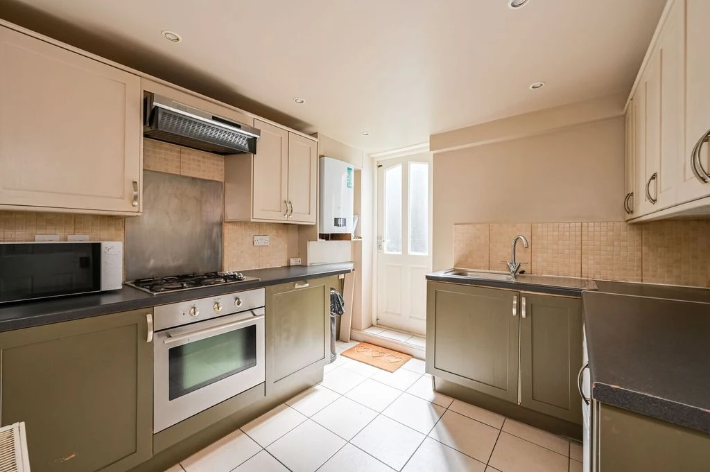 Flat in London, United Kingdom, 47 m² - picture 3