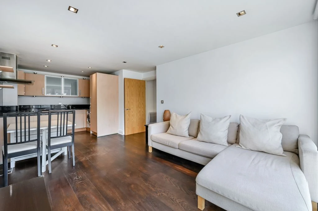 Flat in London, United Kingdom, 53 m² - picture 8