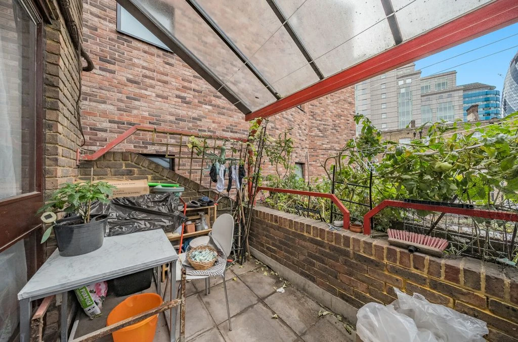 Flat in London, United Kingdom, 49 m² - picture 9