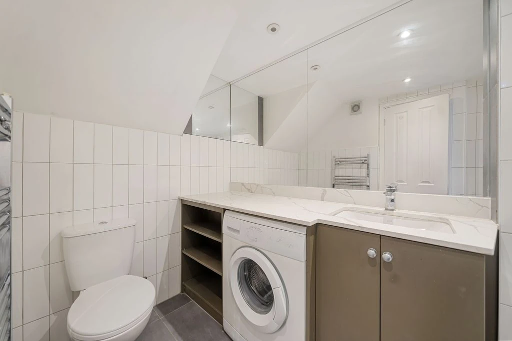 Flat in London, United Kingdom, 47 m² - picture 12