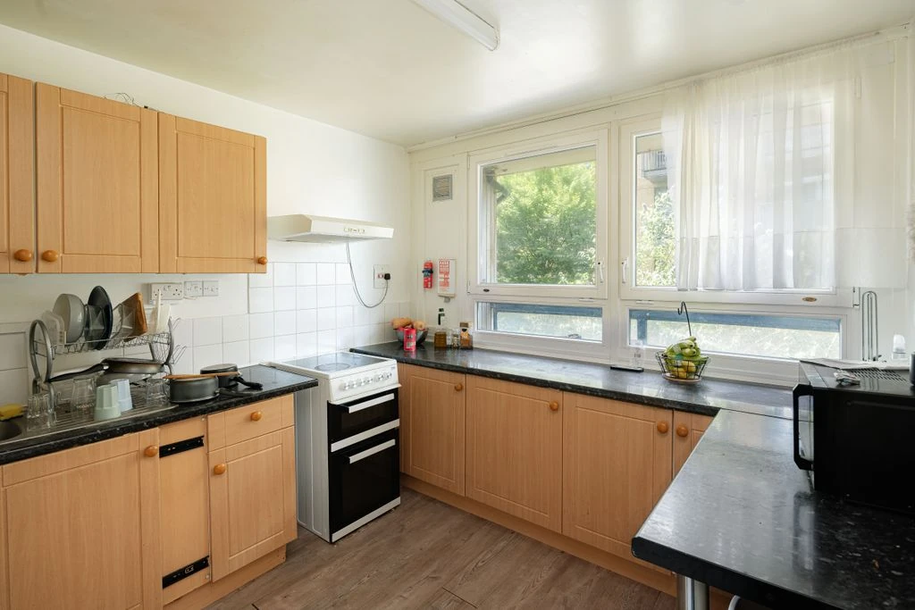 Flat in London, United Kingdom, 74 m² - picture 9