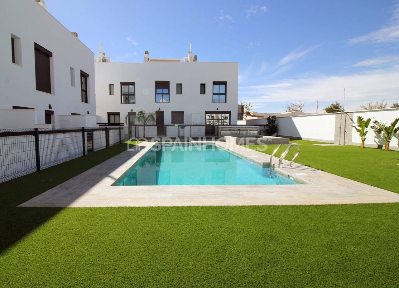 Townhouse in Pilar de la Horadada, Spain, 113 m² - picture 1