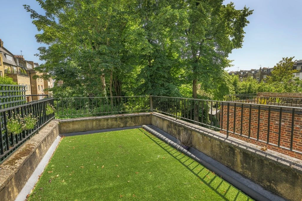 Flat in London, United Kingdom, 185 m² - picture 16