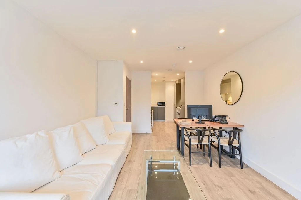 Flat in London, United Kingdom, 48 m² - picture 8