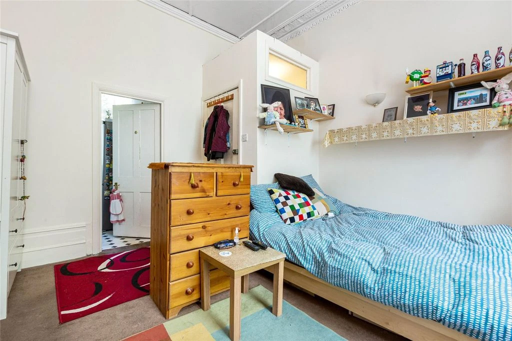 Flat in London, United Kingdom, 56 m² - picture 1