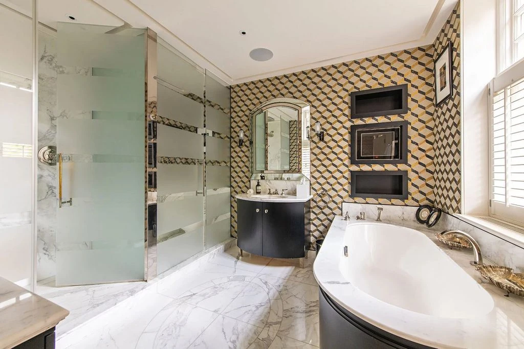 Flat in London, United Kingdom, 604 m² - picture 8
