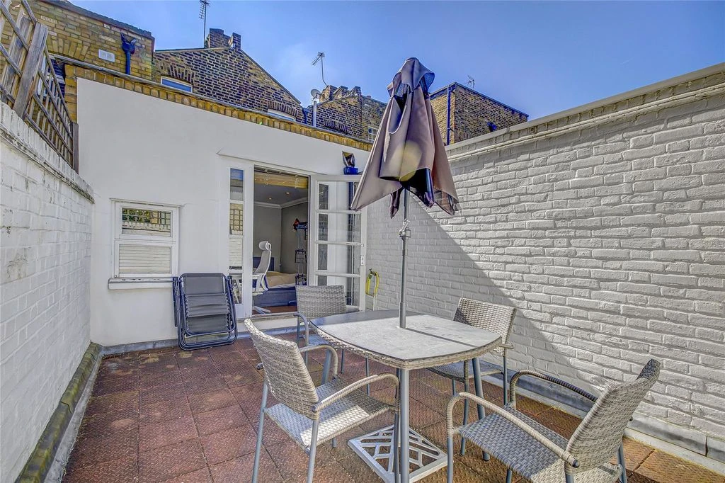 Flat in London, United Kingdom, 98 m² - picture 9
