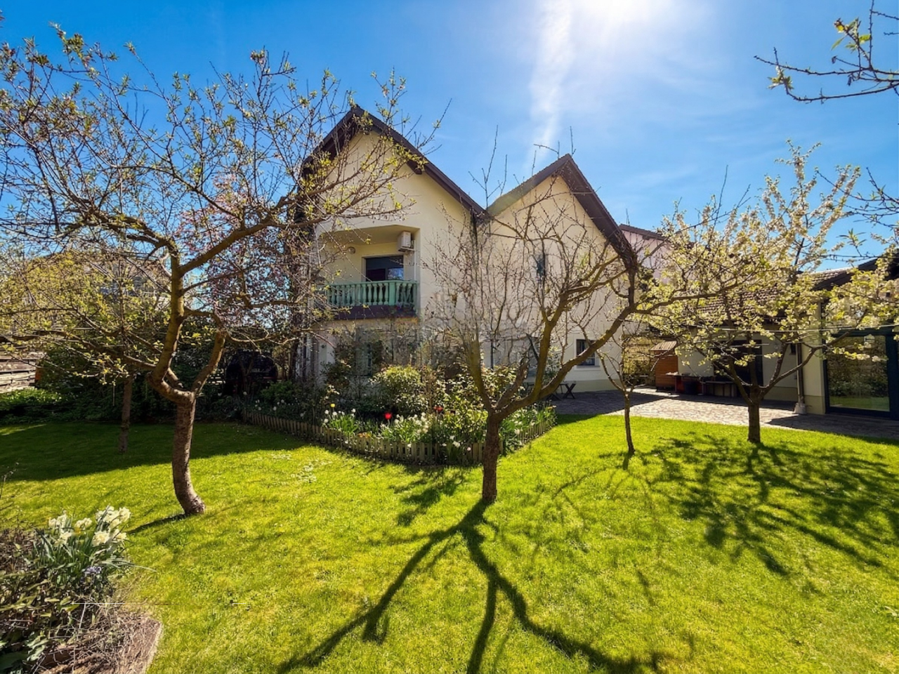 House in Ljubljana, Slovenia, 299 m² - picture 1