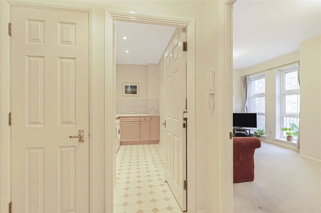 Flat in London, United Kingdom, 46 m² - picture 5