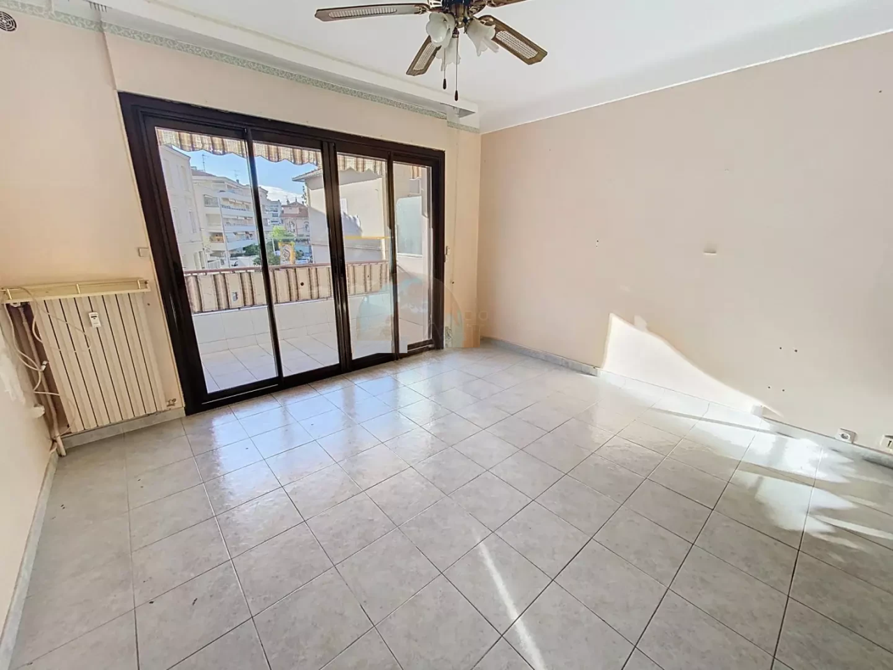 Flat in Cannes, France, 33 m² - picture 3