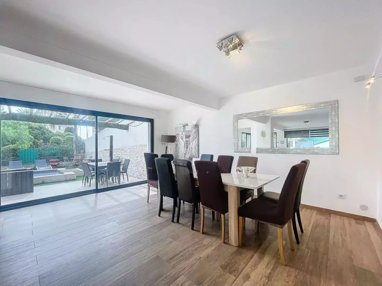 Flat in Cannes, France, 140 m² - picture 3