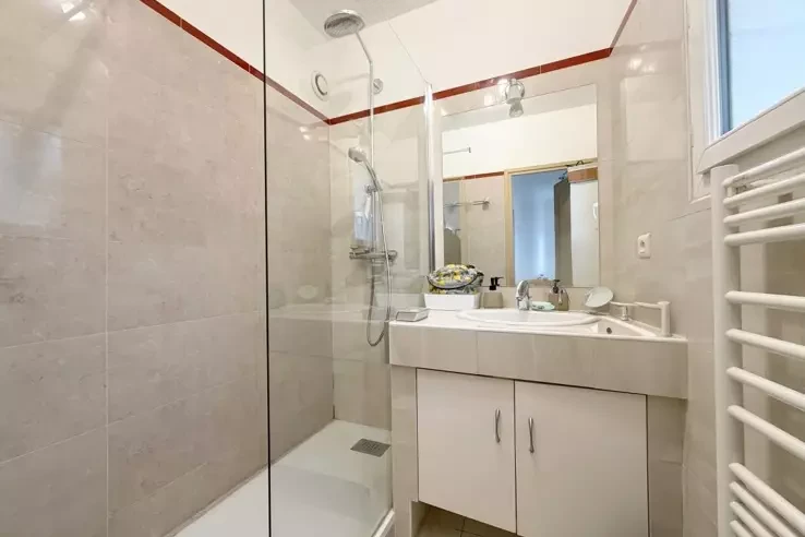 Flat in Cannes, France, 55 m² - picture 2