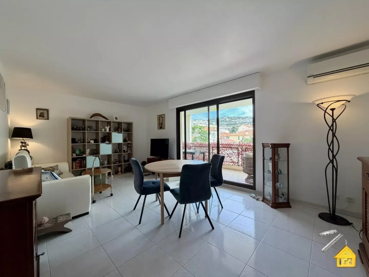 Flat in Cannes, France, 53 m² - picture 3