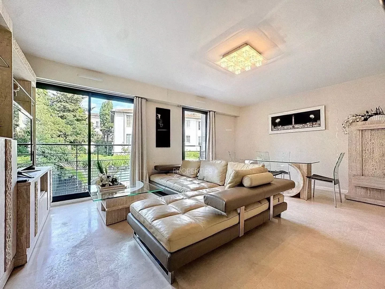 House in Cannes, France, 55 m² - picture 3
