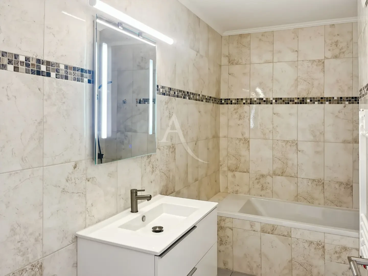 Flat in Cannes, France, 36 m² - picture 4
