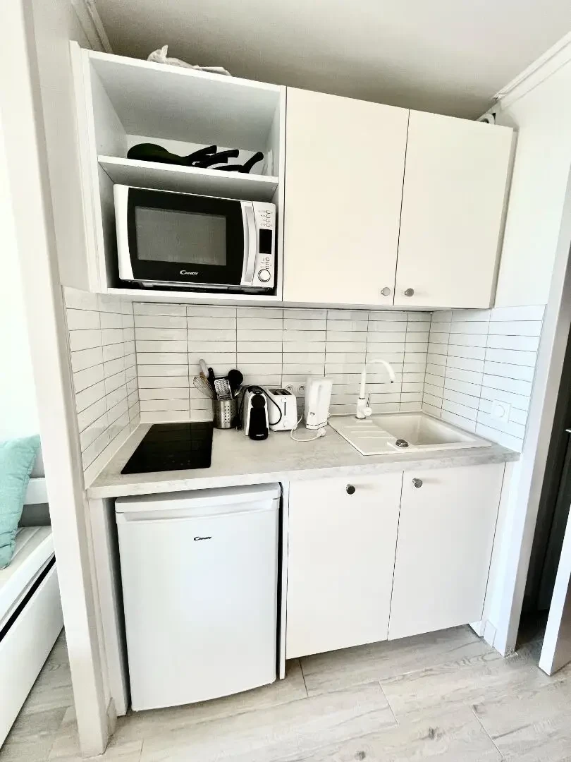 Flat in Cannes, France, 22 m² - picture 4