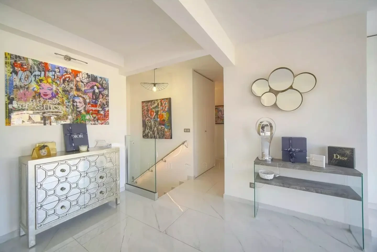 Flat in Cannes, France, 80 m² - picture 6