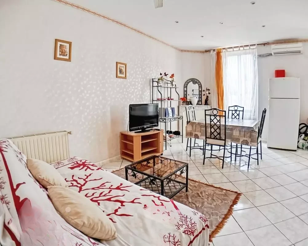 Flat in Cannes, France, 46 m² - picture 7