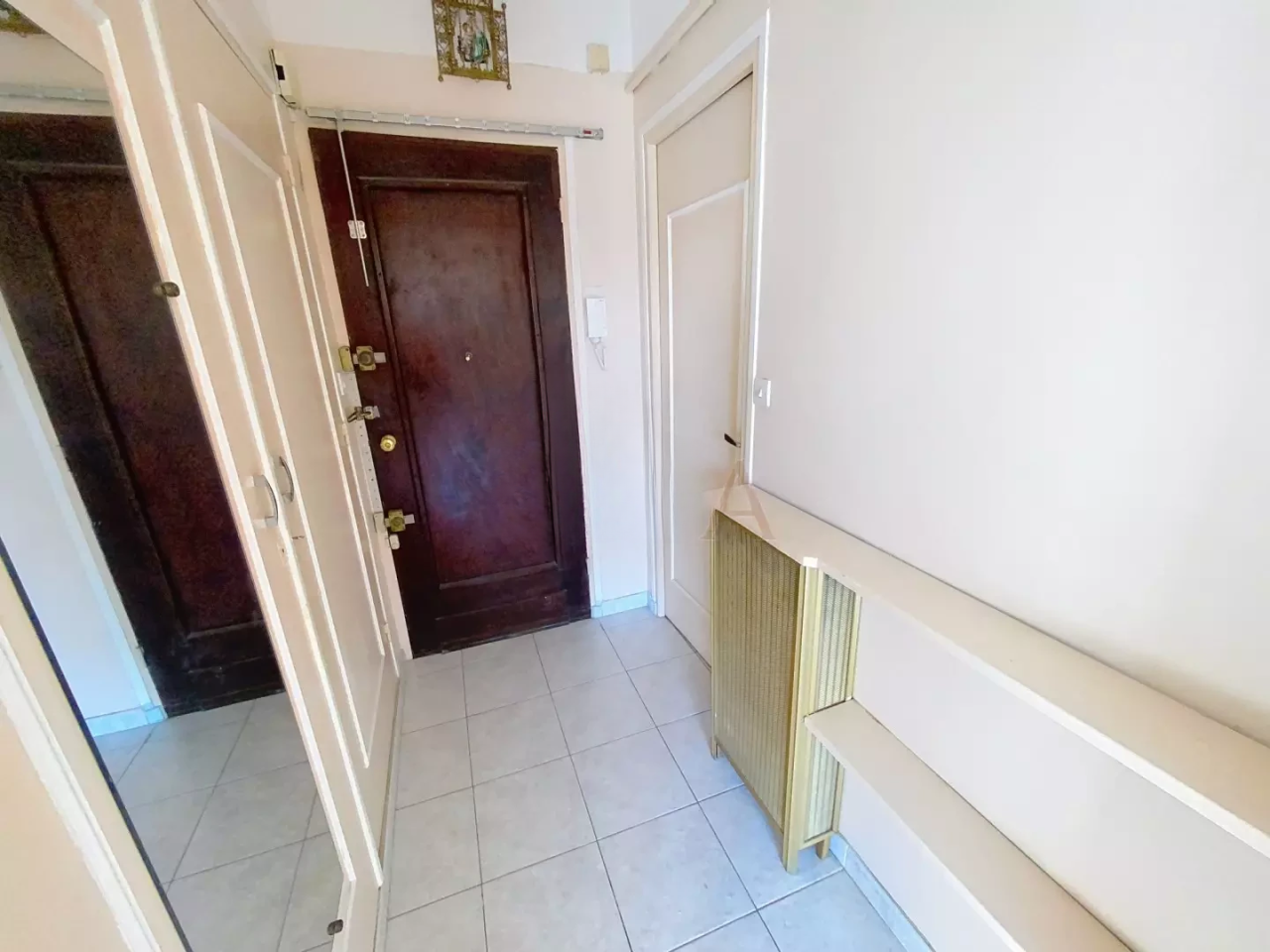Flat in Cannes, France, 33 m² - picture 8