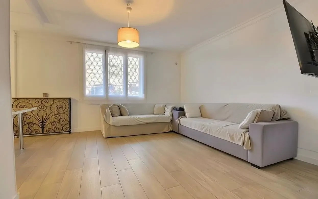 Flat in Cannes, France, 72 m² - picture 8