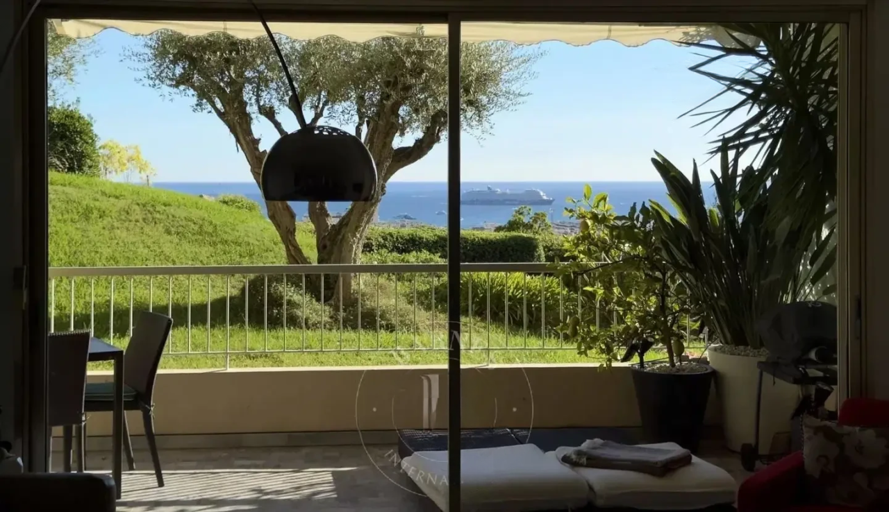 Flat in Cannes, France, 72 m² - picture 8
