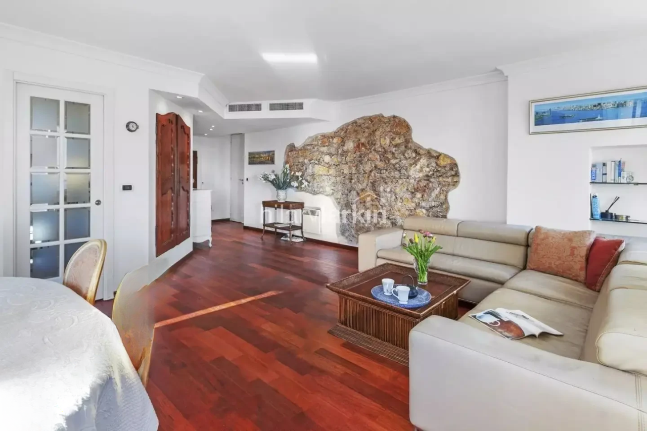 Flat in Cannes, France, 83 m² - picture 8
