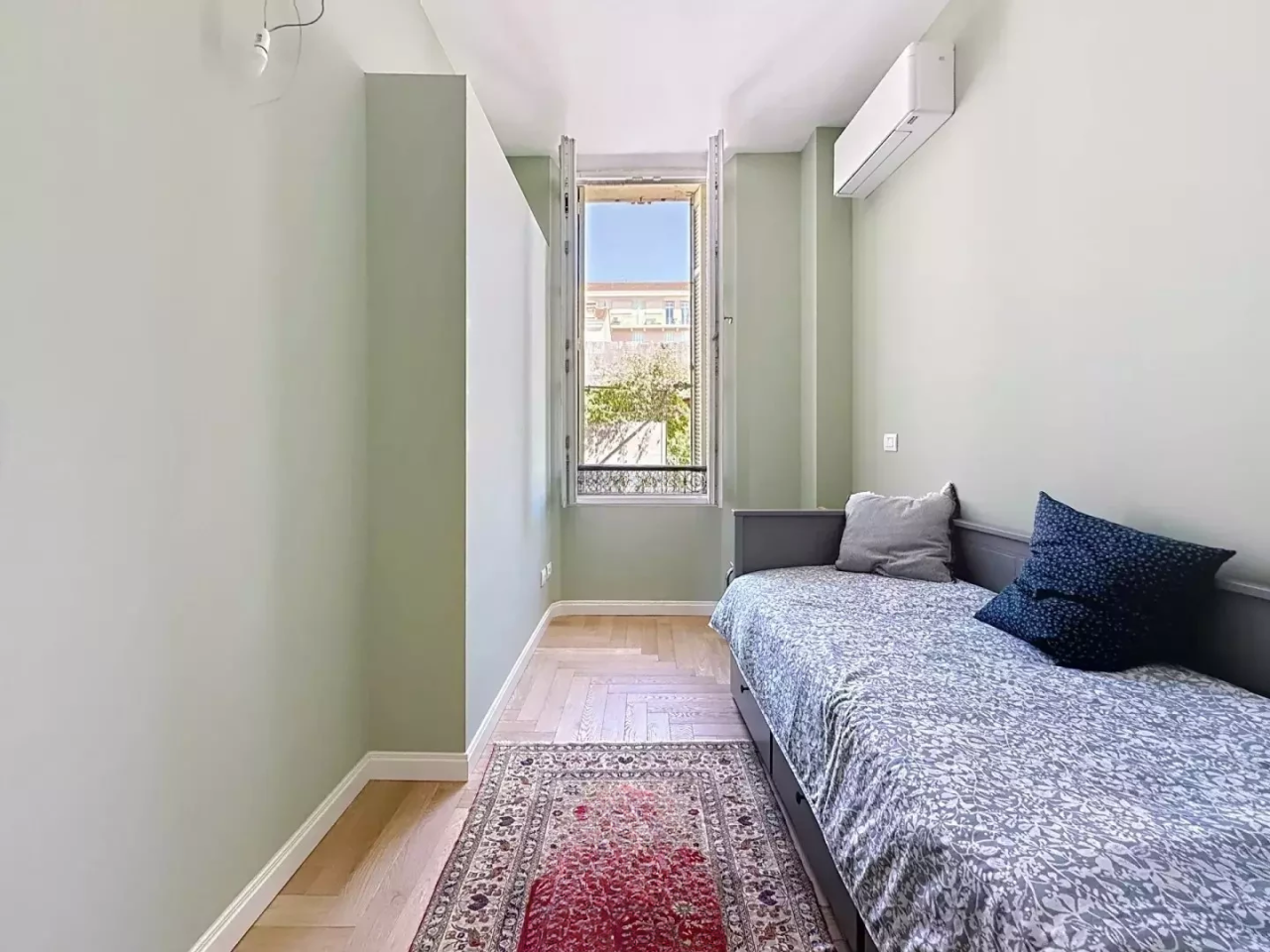 Flat in Cannes, France, 45 m² - picture 9