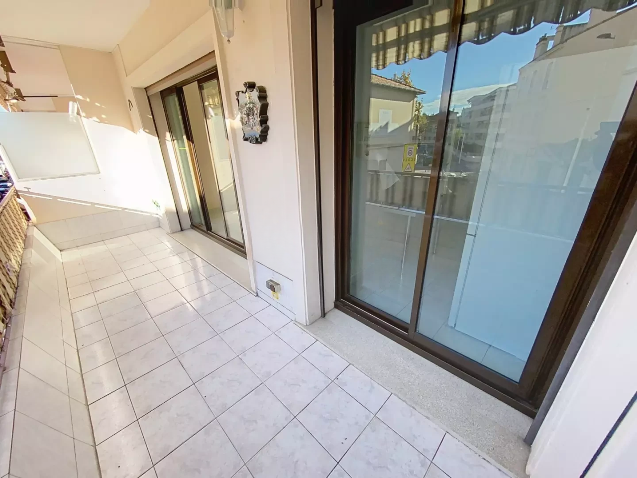 Flat in Cannes, France, 33 m² - picture 9