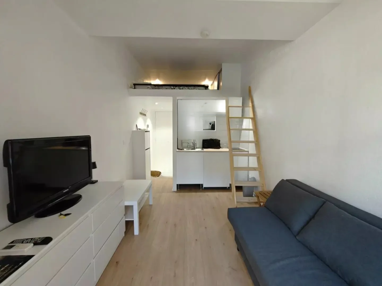 Flat in Cannes, France, 22 m² - picture 10