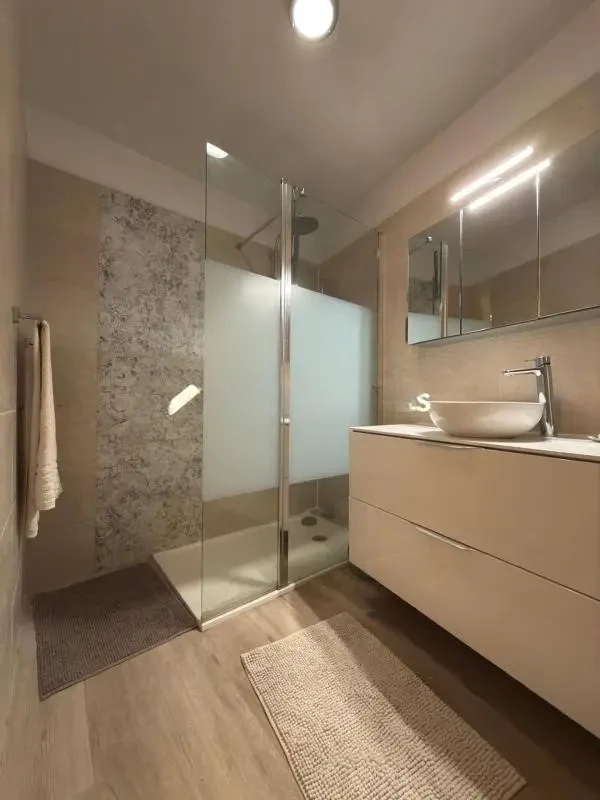 Flat in Cannes, France, 48 m² - picture 11