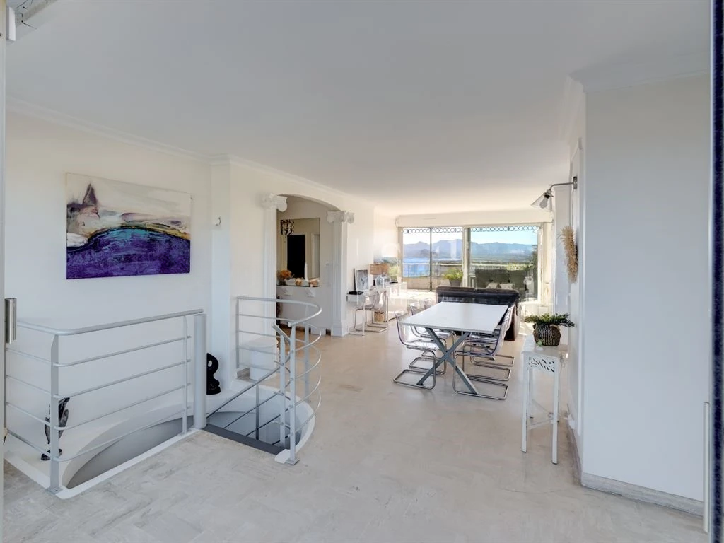 Flat in Cannes, France, 116 m² - picture 13