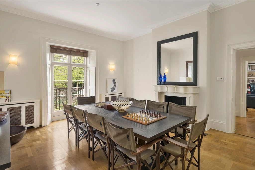 Flat in London, United Kingdom, 678 m² - picture 2