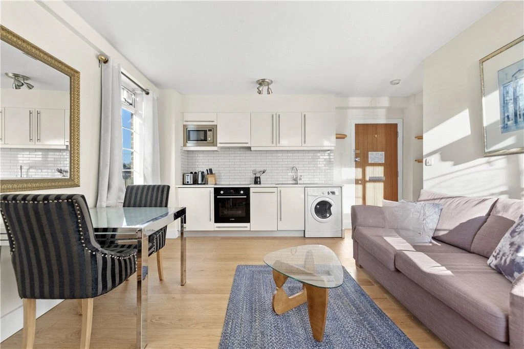 Flat in London, United Kingdom, 33 m² - picture 11