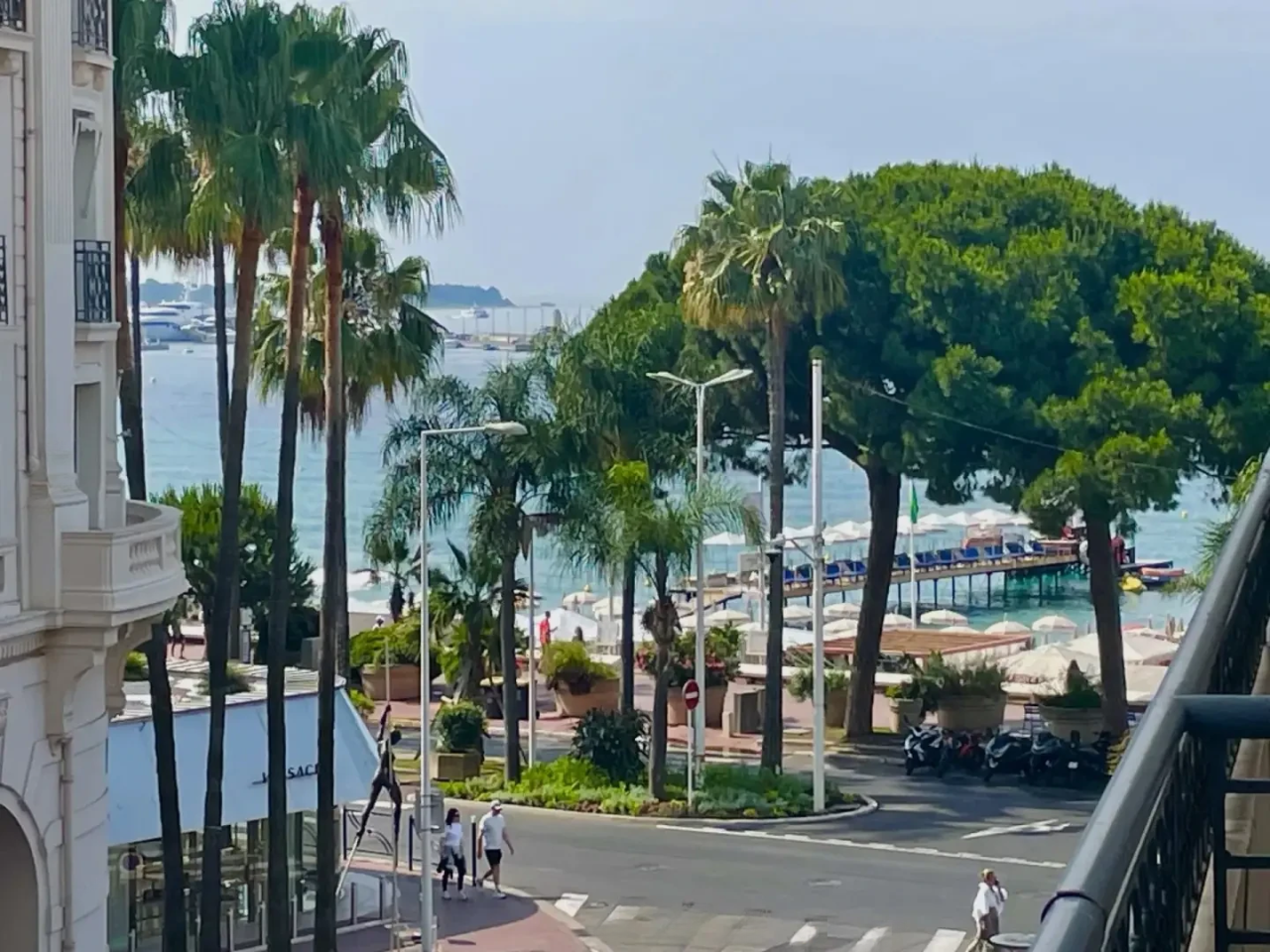Flat in Cannes, France, 31 m² - picture 1