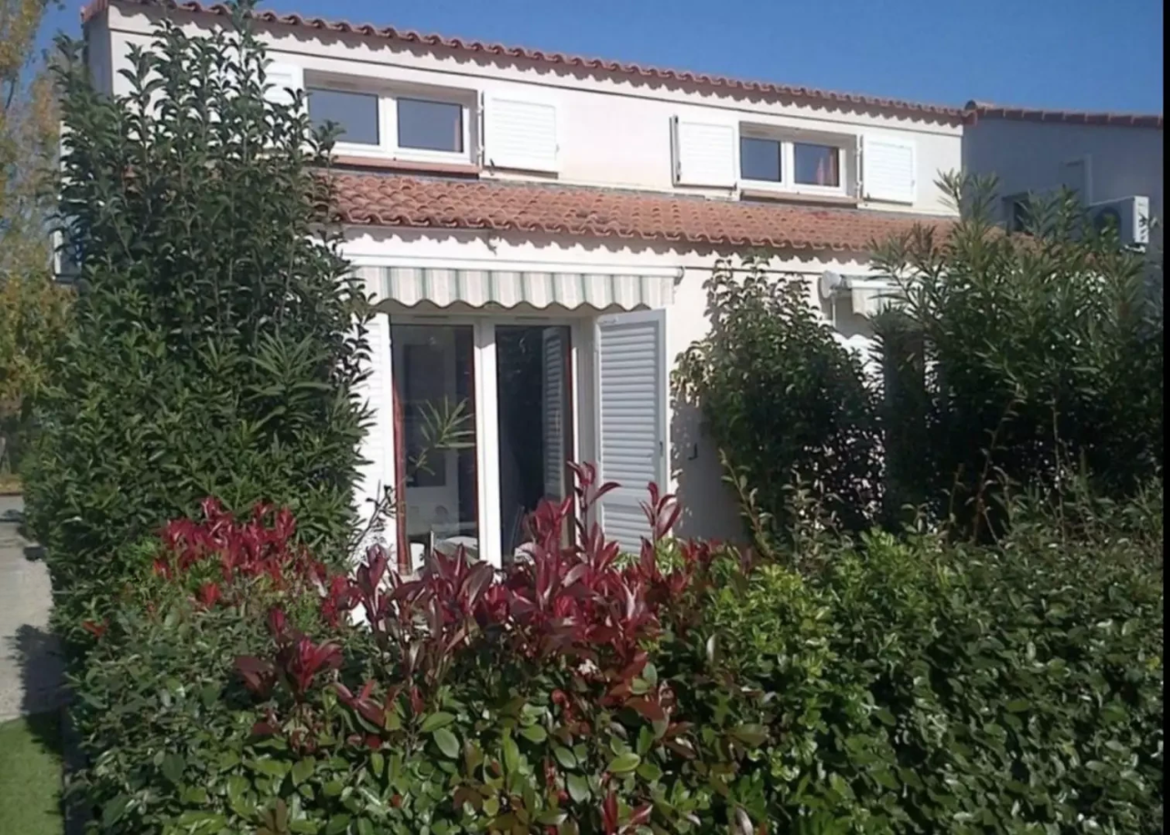 Flat in Cannes, France, 34 m² - picture 1