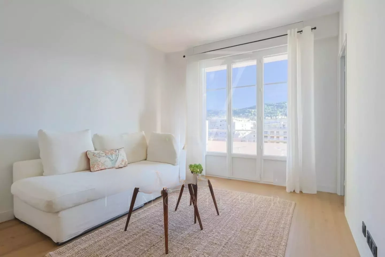 Flat in Cannes, France, 35 m² - picture 2