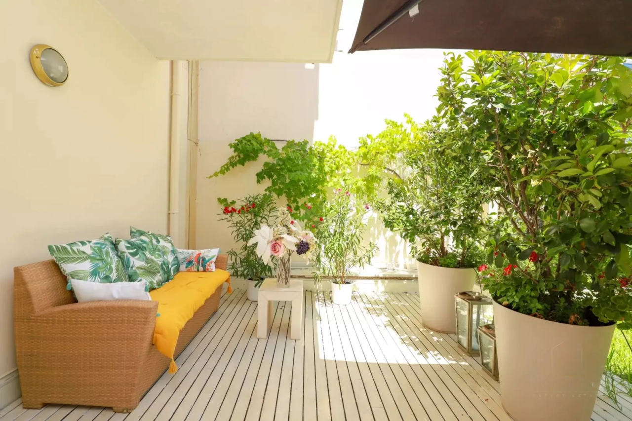 Flat in Cannes, France, 65 m² - picture 2