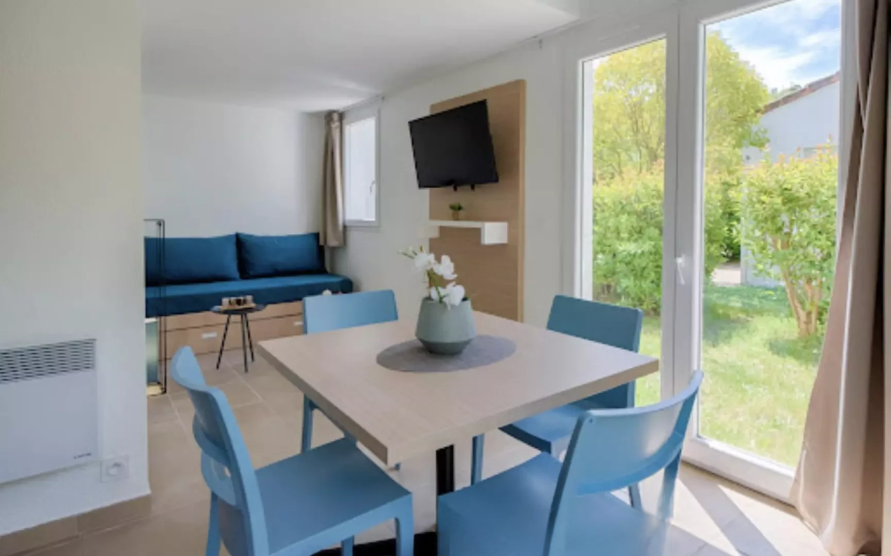 Flat in Cannes, France, 34 m² - picture 3