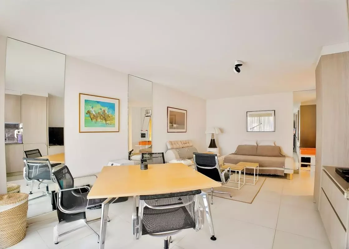 Flat in Cannes, France, 46 m² - picture 3